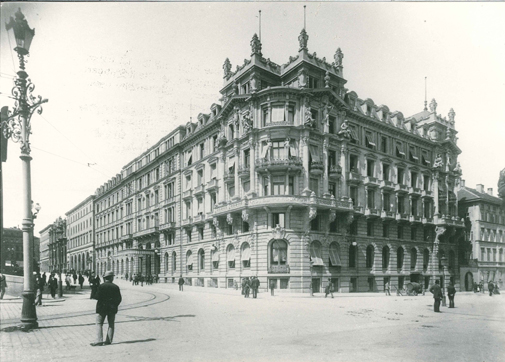 Das umgebaute Marquardt im Jahr 1872 mit neuer Fassade